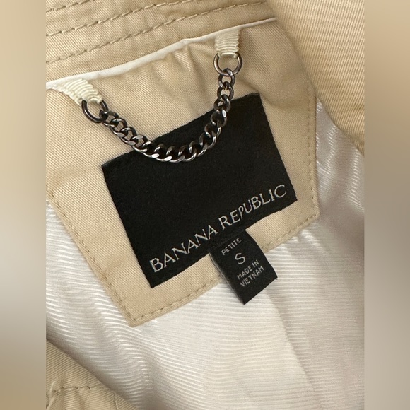 Banana Republic Classic Water Resistant Trench Coat - Picture 2 of 6